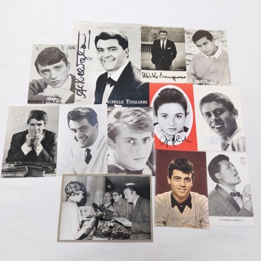 Lotto 12 cartoline autografate cantanti anni 50/70 Buono