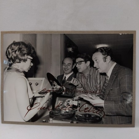 Lotto 12 cartoline autografate cantanti anni 50/70 Buono