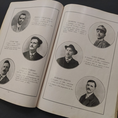 Ed. omaggio ai caduti Società di mutuo soccorso di Parma 1922. Ingiallimento