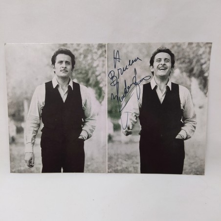 Cartolina Domenico Modugno con autografo Buono