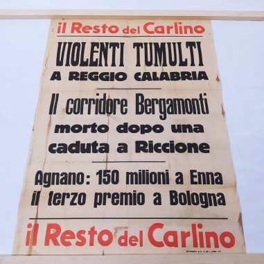 Manifesto strillone Il Resto del Carlino 5 Aprile 1971 Macchie