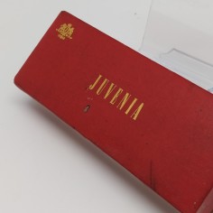 Confezione da gioielleria Juvenia rossa con dettagli in oro. Segni sull’esterno. 2