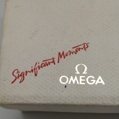 Confezione orologio Omega grigia esternamente rovinata 2