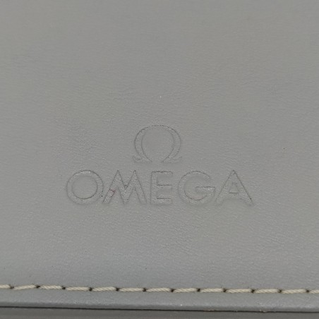 Confezione orologio Omega dimensioni 26x7cm con segni di contatto all’esterno
