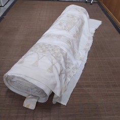 Pezza di circa 30 metri stoffa da tenda interna in cotone con ricami classici 2