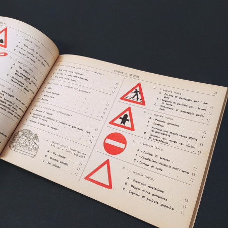 Libro Strade e motori L'esame di patente moderno Carlucci ed.