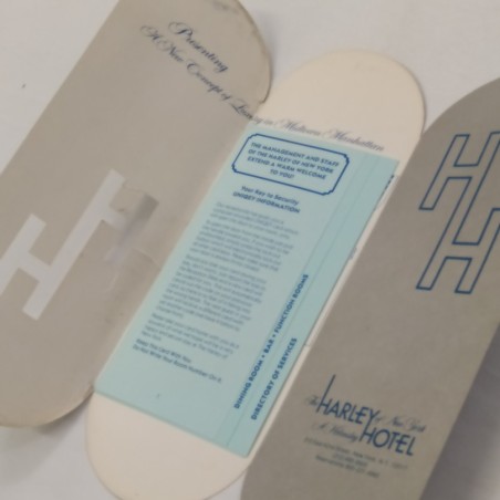 Depliant albergo autografato Andy Warhol - Segni del tempo
