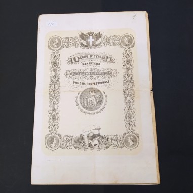 Lotto 4 diplomi, decreti annate varie 1878, 1876, 1917 - Ingiallimenti
