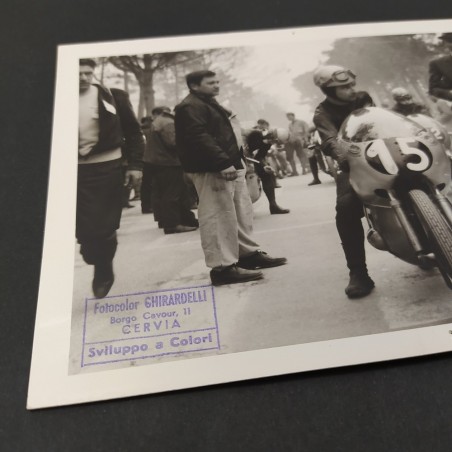 Accuulo di 11 fotografie in bianco e nero tema motociclismo anni 60/70
