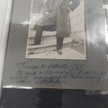 Album con 40 foto attori e attrici anni 40/50 con autografo e dedica