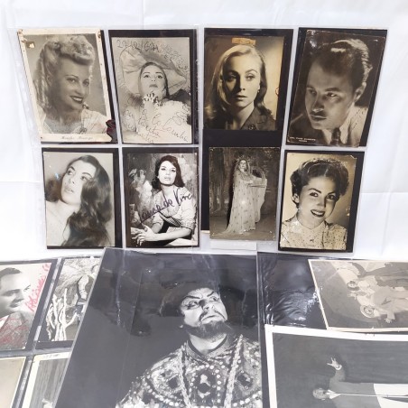 Collezione con oltre 220 autografi attori cantanti anni 50/60