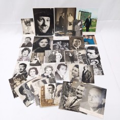Lotto di 43 tra foto e cartoline cantanti autografate varie anni 50/60