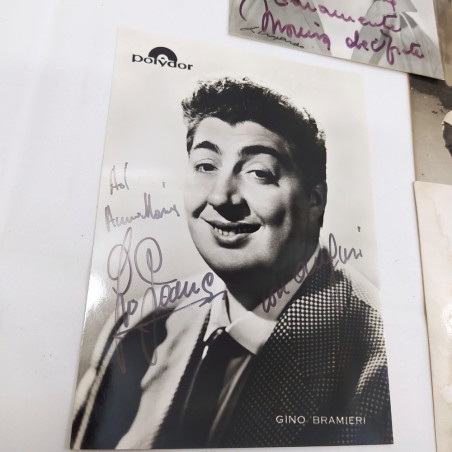 Lotto di 43 tra foto e cartoline cantanti autografate varie anni 50/60