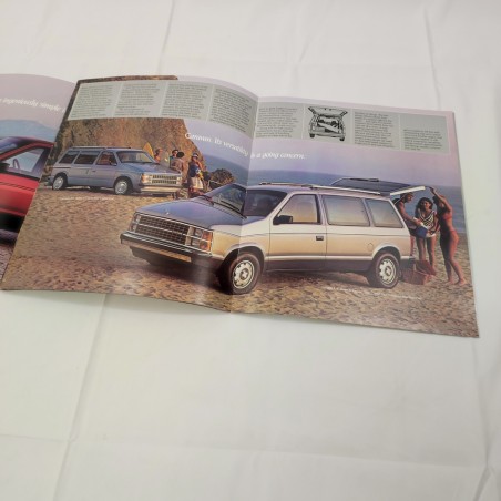 1984 Dodge Caravan brochure inglese 81-305-4001 agosto 1983