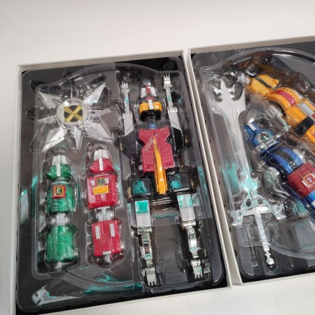Robot Voltron Lion Set Toynami montato per prova due difetti