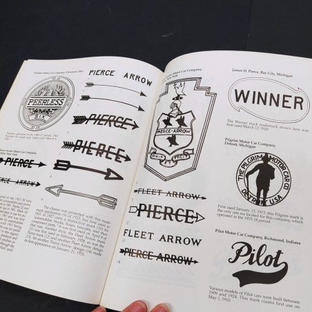 Libro American automobile trademarks 1900-1960 C.H. Wendel 1995