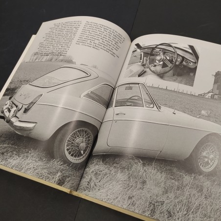 Libro MGB The illustrated history Jonathan Wood, Lionel Burrell 1989