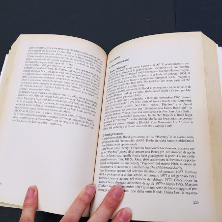 Libro Guida completa a James Bond 2000