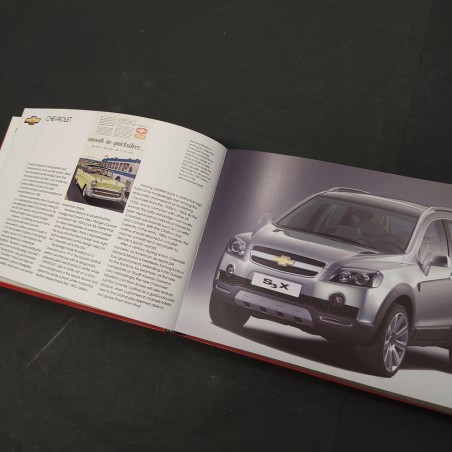 Car badges The ultimate guide to automotive logos worldwide Giles Chapman 2005