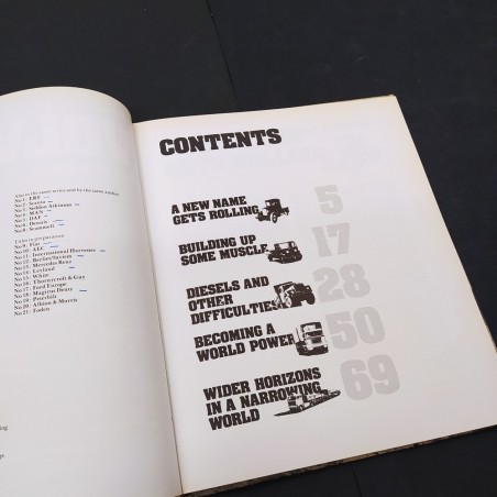 Libro Volvo World trucks n. 7 Pat Kennet 1979