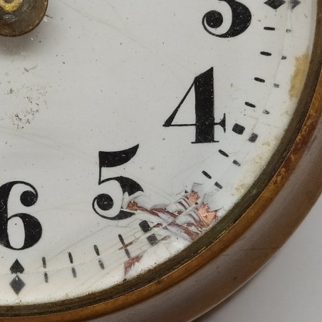 Antico orologio meccanico in ottone da appoggio su cruscotto auto o imbarcazione