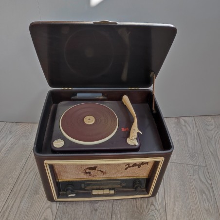 Radio vintage CGE Joliefon RFS 6597 usata da restaurare