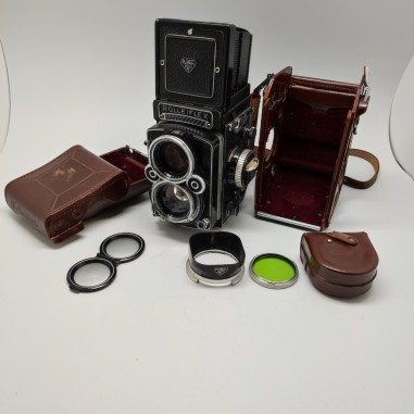 Macchina fotografica Rolleiflex con custodia in pelle