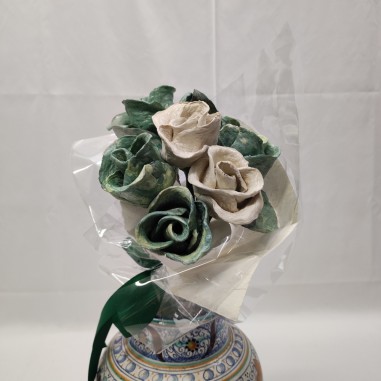 Piccolo bouquet con 7 fiori finti di cartapesta realizzati a mano