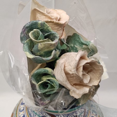 Piccolo bouquet con 6 fiori finti di cartapesta realizzati a mano