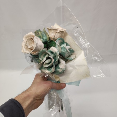 Piccolo bouquet con 6 fiori finti di cartapesta realizzati a mano