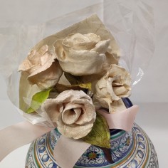 Piccolo bouquet con 5 fiori finti di cartapesta realizzati a mano 2