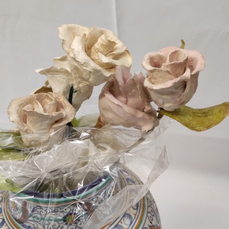 Piccolo mazzo di fiori di cartapesta 6 rose realizzate a mano h. 30 cm circa