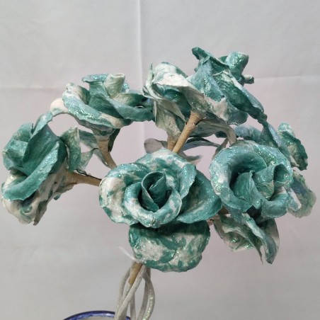 Lotto di 5 rose di cartapesta colore blu e bianco con glitter h. 60 cm