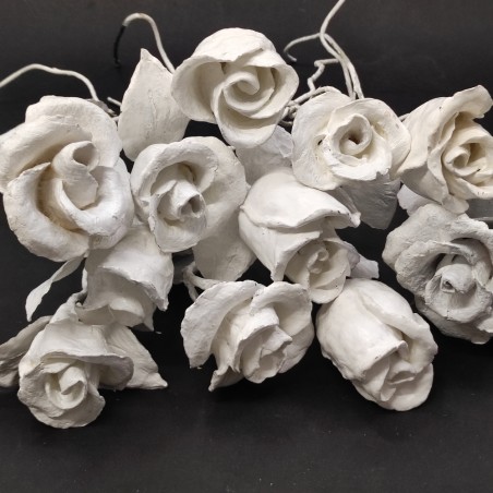 Lotto di 14 rose di cartapesta tutte bianche h. 40/45 cm