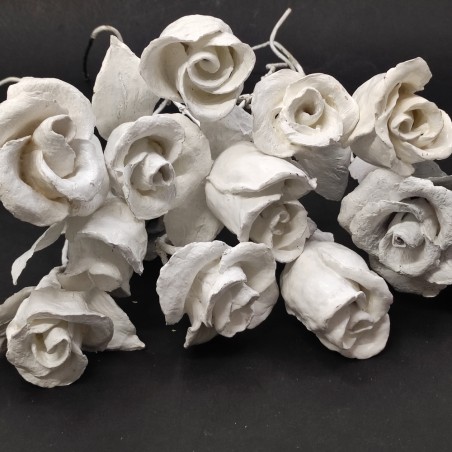 Lotto di 14 rose di cartapesta tutte bianche h. 40/45 cm