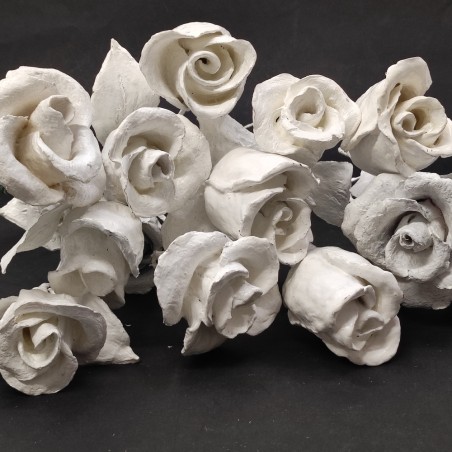 Lotto di 14 rose di cartapesta tutte bianche h. 40/45 cm