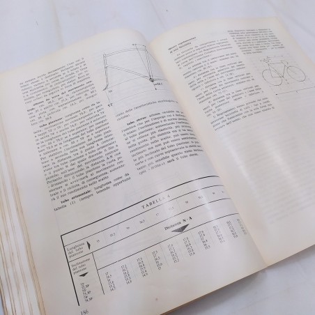 Volume Il ciclismo anno 1968 buono