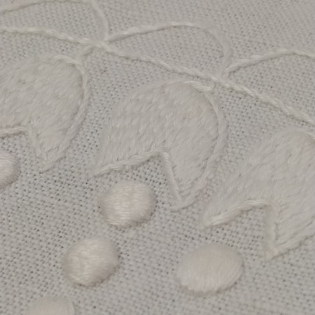 Coppia di asciugamani in cotone ricamati a mano