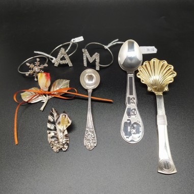 Lotto di diversi oggetti in argento e argentati ex negozio articoli regalo
