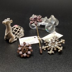 3 spille e due soprammobili nuovi ex negozio articoli da regalo