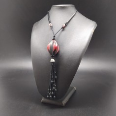 La Murrina collana con ciondolo in pasta nero e rosso e nappa di perline nere