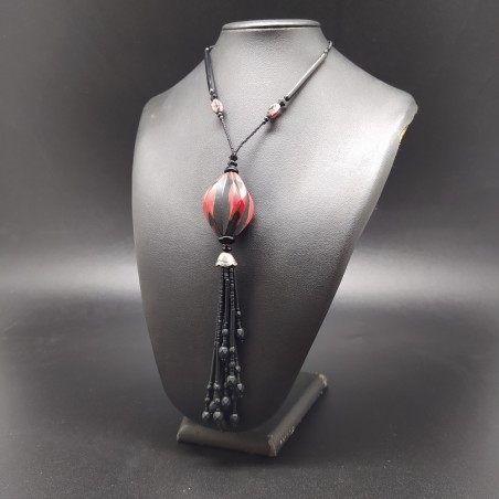La Murrina collana con ciondolo in pasta nero e rosso e nappa di perline nere