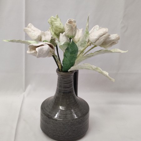 Mazzo di 14 fiori in cartapesta colore bianco realizzati a mano