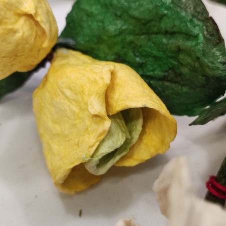 Lotto di 8 fiori finti in cartapesta arrotolati ad anello per chiudi tovaglioli