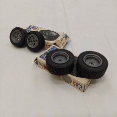 Tamiya lotto di 4 pneumatici ricambio modellini auto scala 1/18