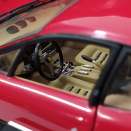 Modellino Kyosho Ferrari 365 GT4/BB rossa scala 1/18 con scatola originale