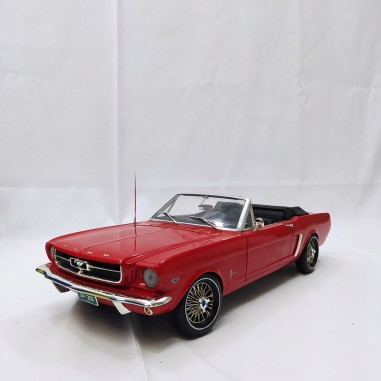 Modellino Ertl Ford Mustang 1964 Cabriolet rossa scala 1/12 senza scatola