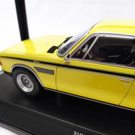 Modellino Minichamps BMW 3.0 CLS giallo neon scala 1/18 con teca