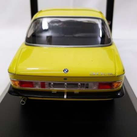 Modellino Minichamps BMW 3.0 CLS giallo neon scala 1/18 con teca