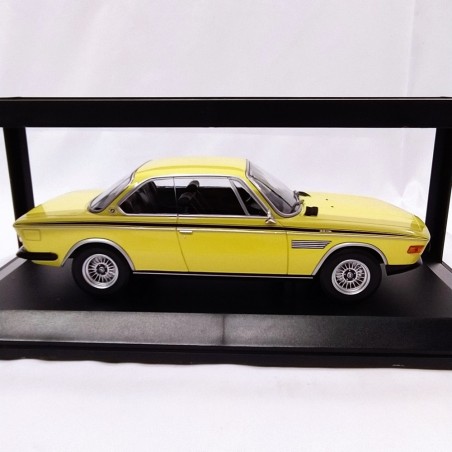 Modellino Minichamps BMW 3.0 CLS giallo neon scala 1/18 con teca